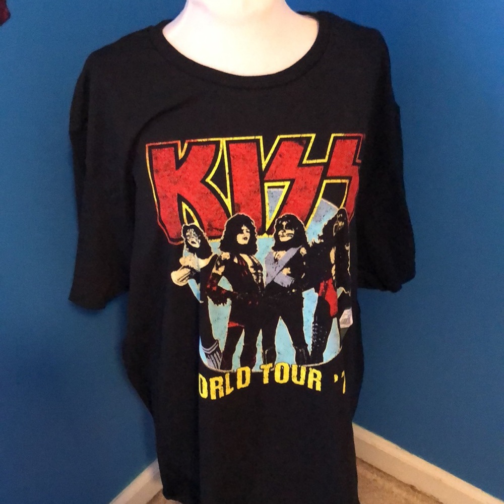 NWT Kiss T-shirt